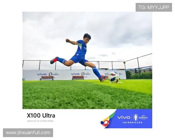 辫子飞扬的绿茵场上足球明星们的独特魅力与风采 辫子飞扬的绿茵场上足球明星们的独特魅力与风采